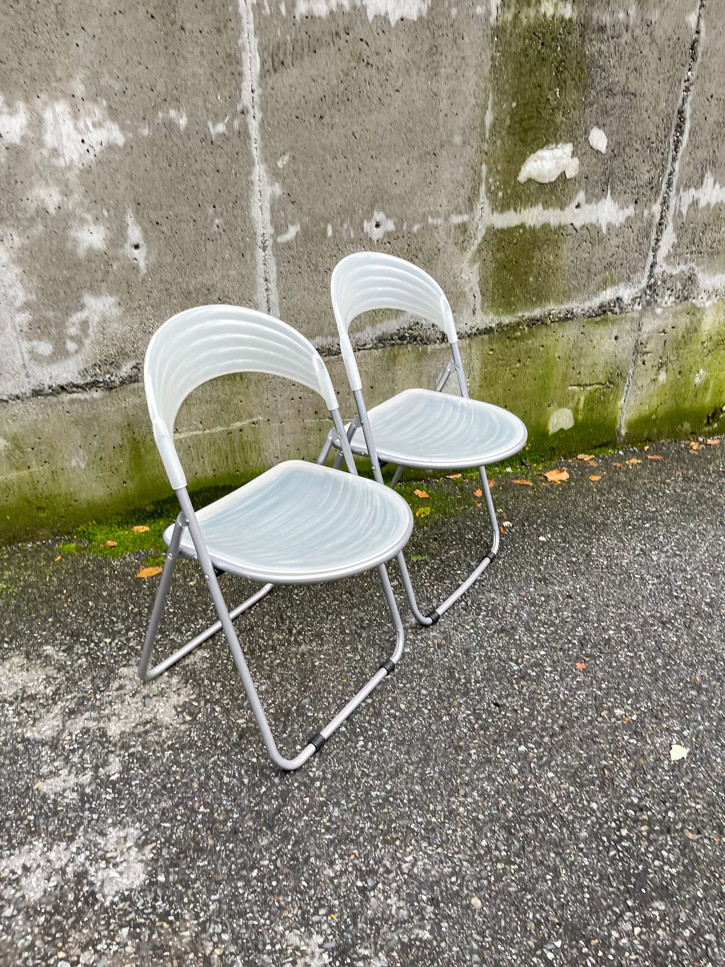 Italian folding chairs by Studio G.P.