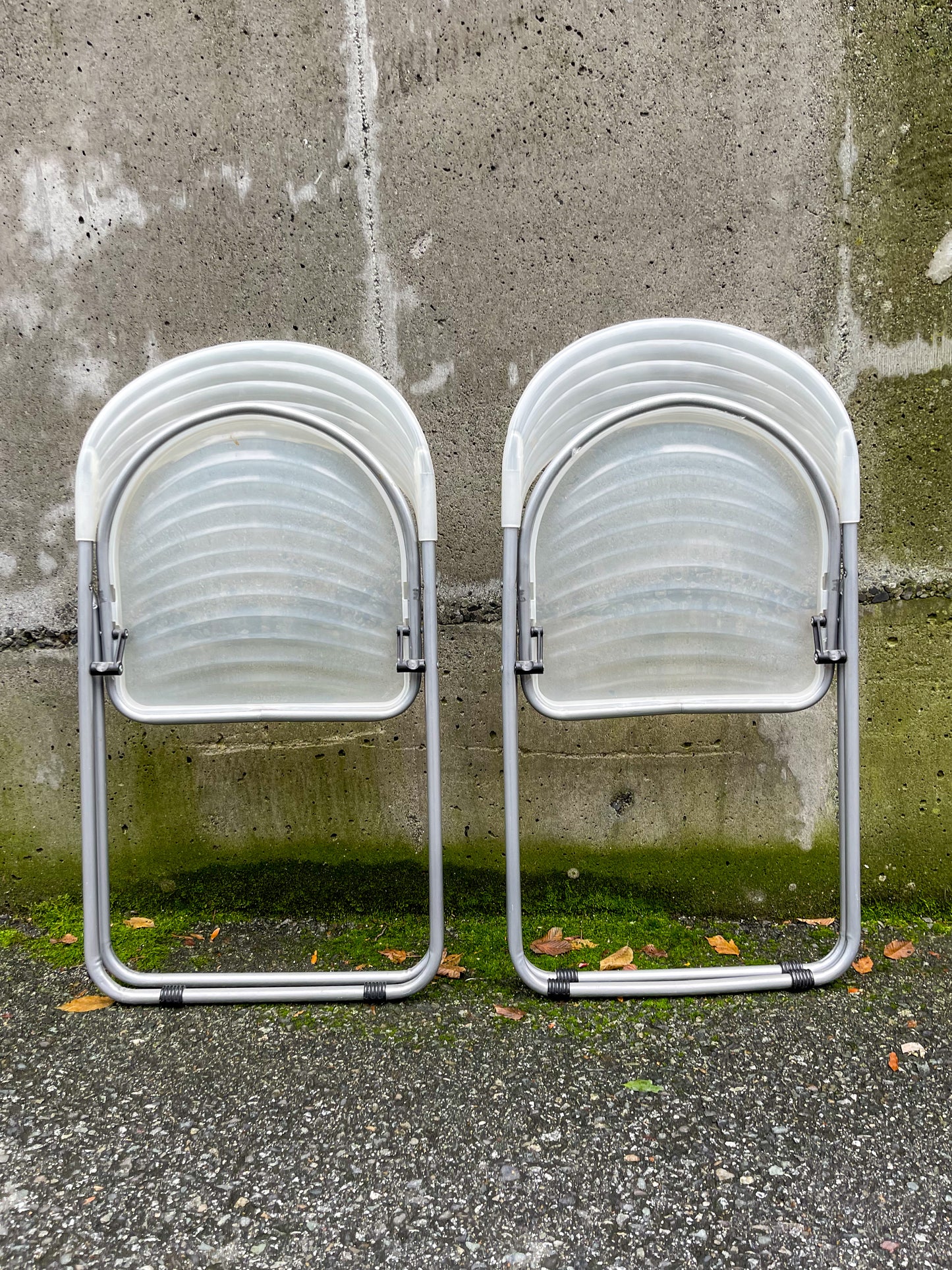 Italian folding chairs by Studio G.P.