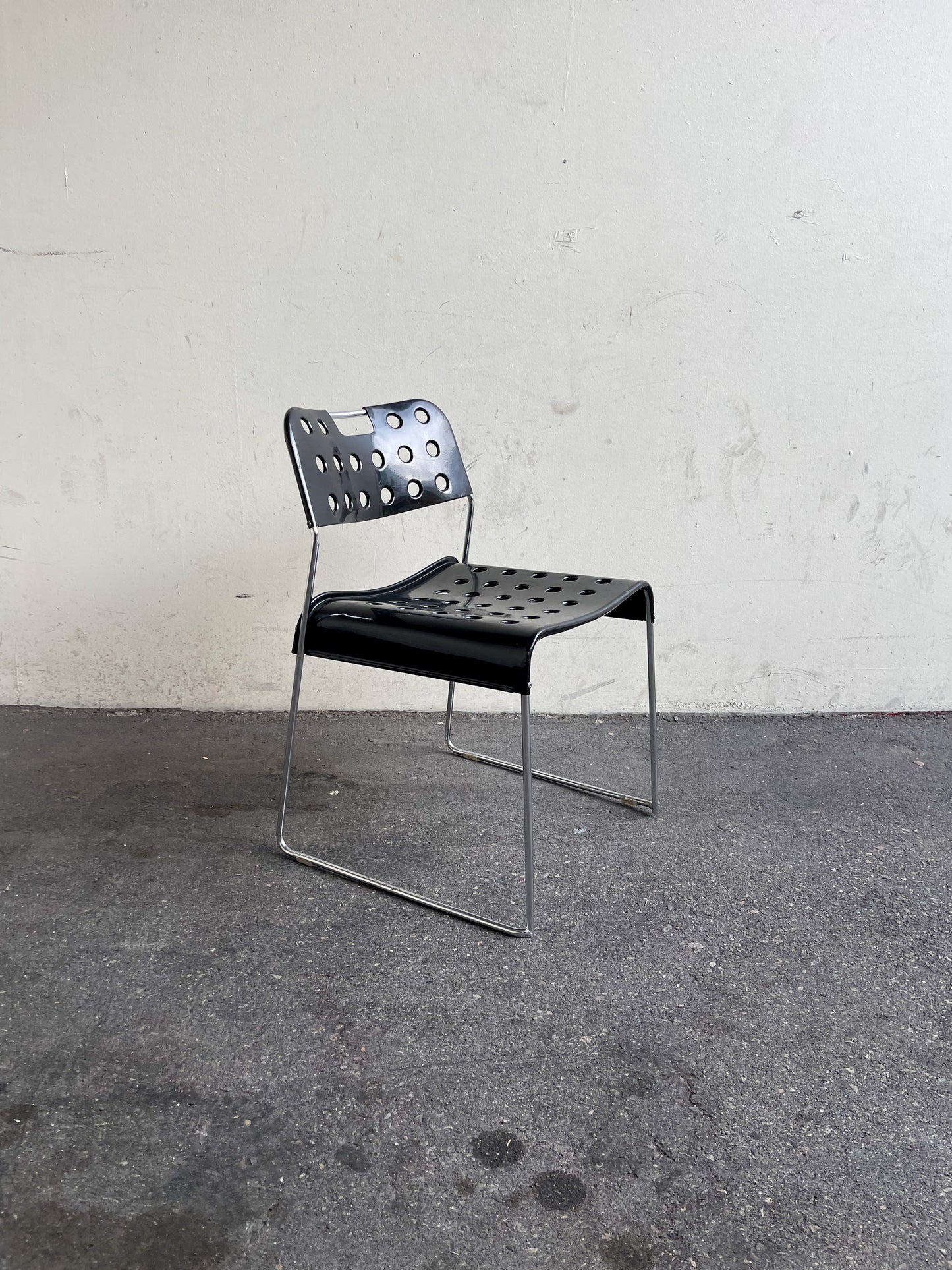 Omstak chair by Rodney Kinsman for Bieffeplast