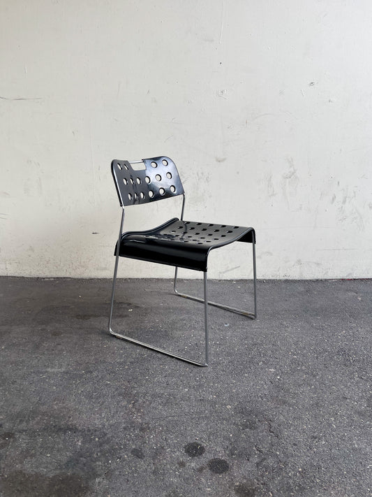 Omstak chair by Rodney Kinsman for Bieffeplast