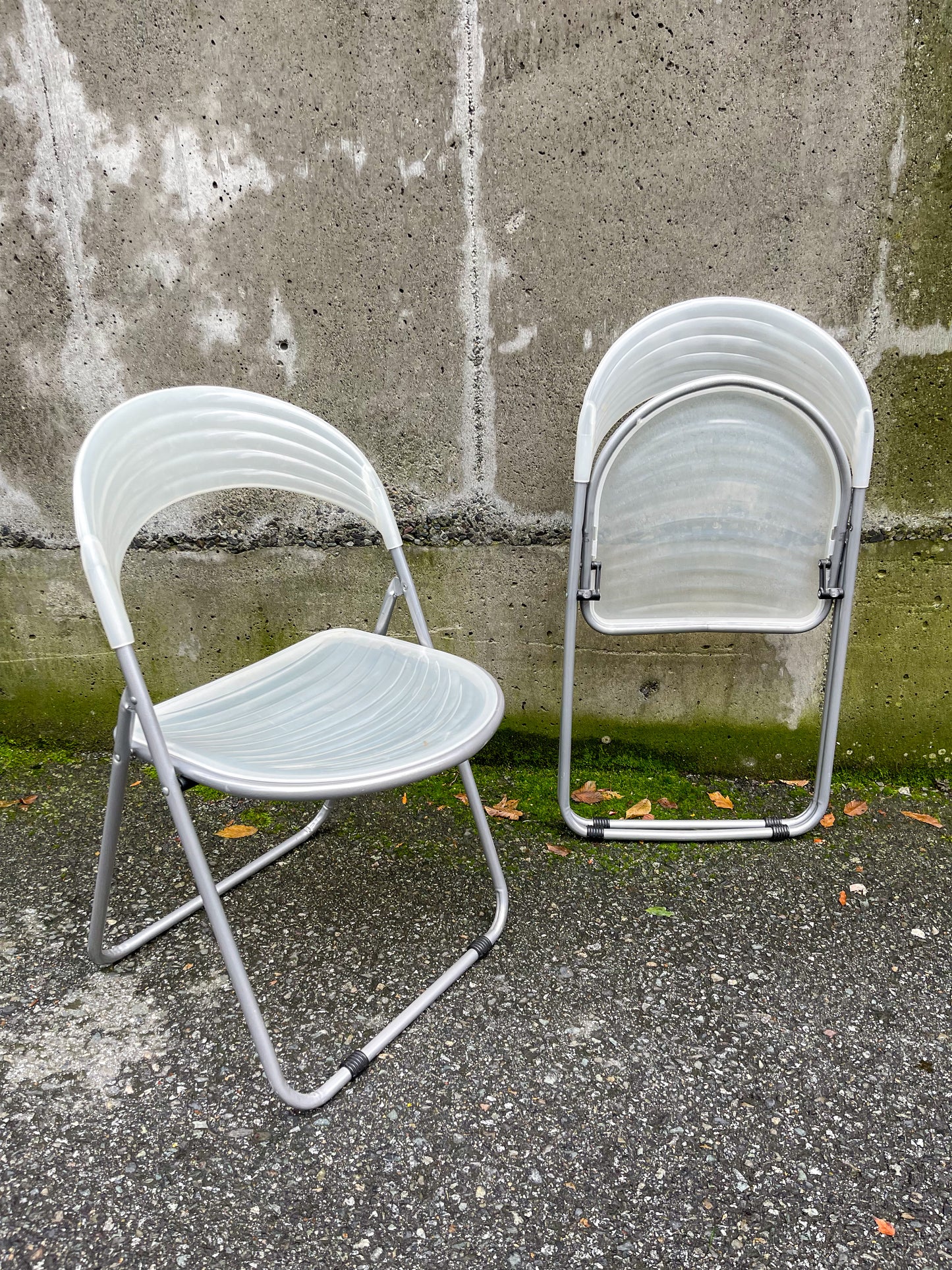 Italian folding chairs by Studio G.P.
