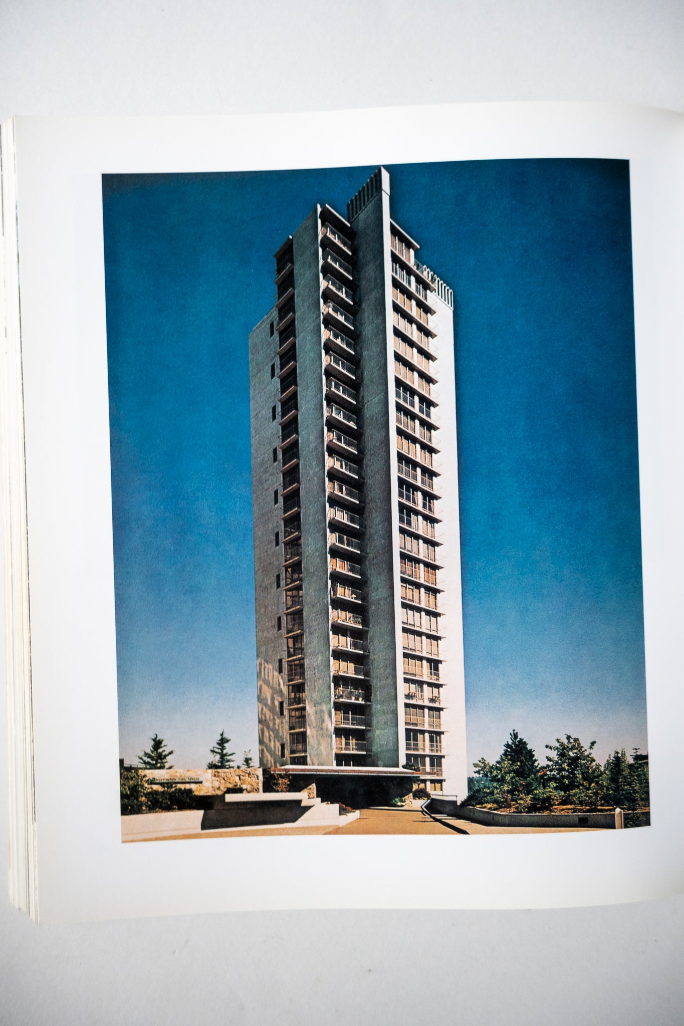 Roland Terry: Master Northwest Architect, Henderson, 2000