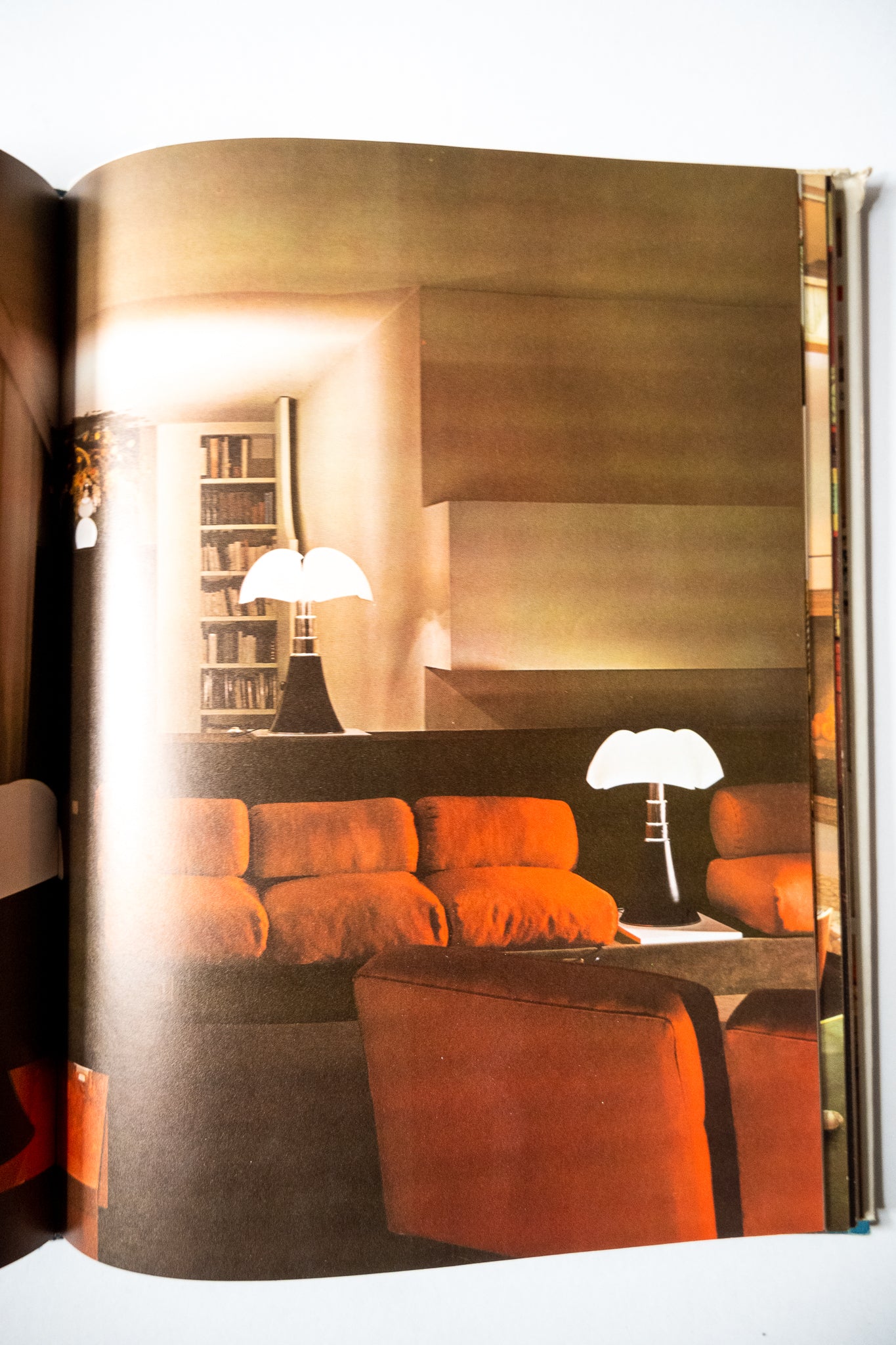 Modern Furniture and Decoration , Harling, 1971