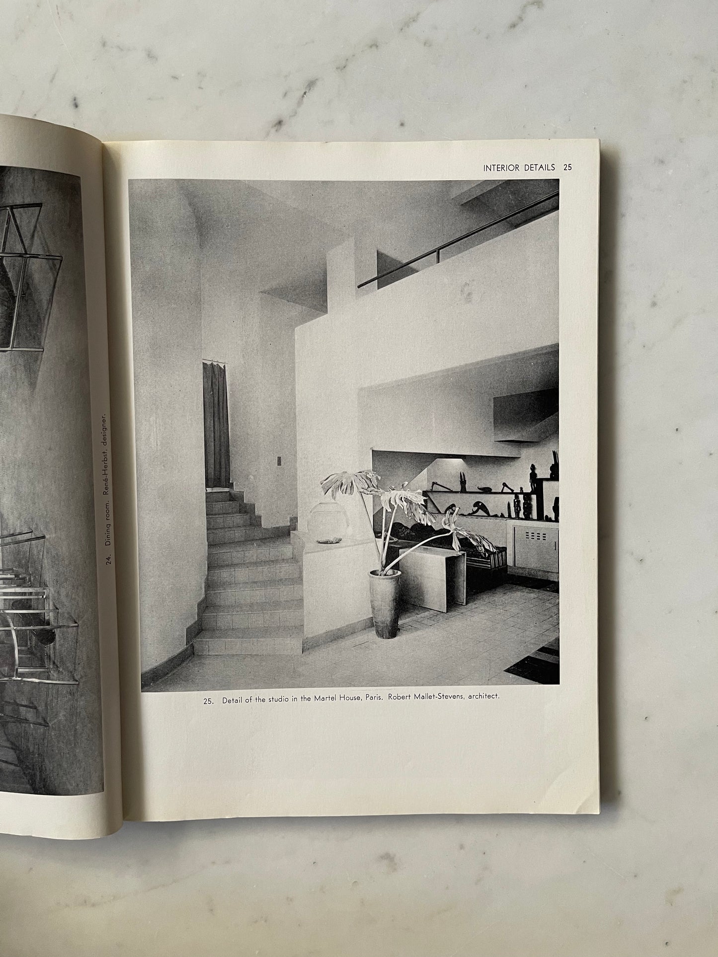 The Art Deco Style: In Household Objects, Architecture, Sculpture, Graphics, Jewelry, Menton, 1972