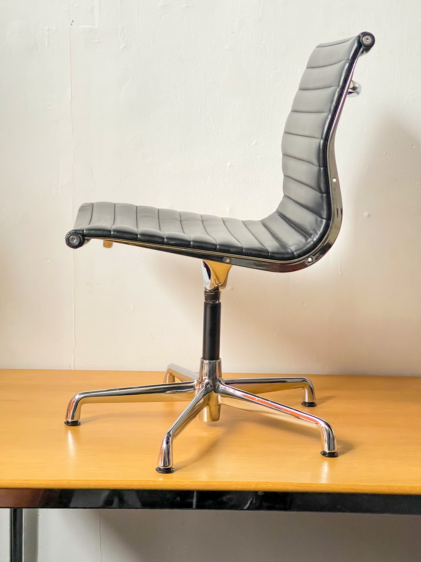 Aluminum group side chair by Charles and Ray Eames