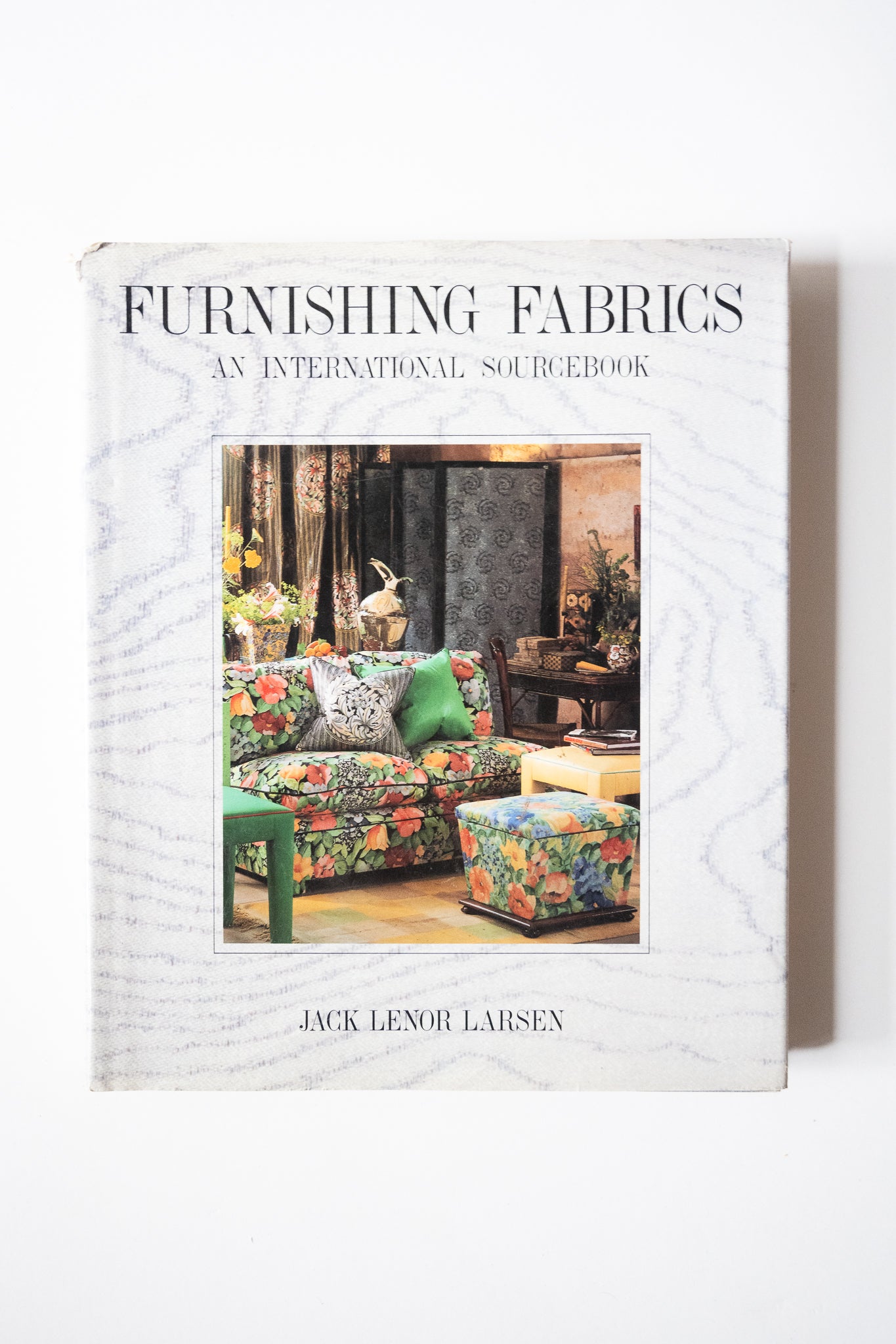 Furnishing Fabrics: An international Sourcebook, Larsen, 1989